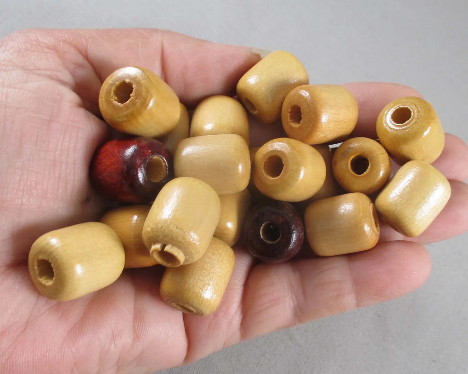 Barrel Shaped Wood Beads 14x17mm 25pcs (4022)