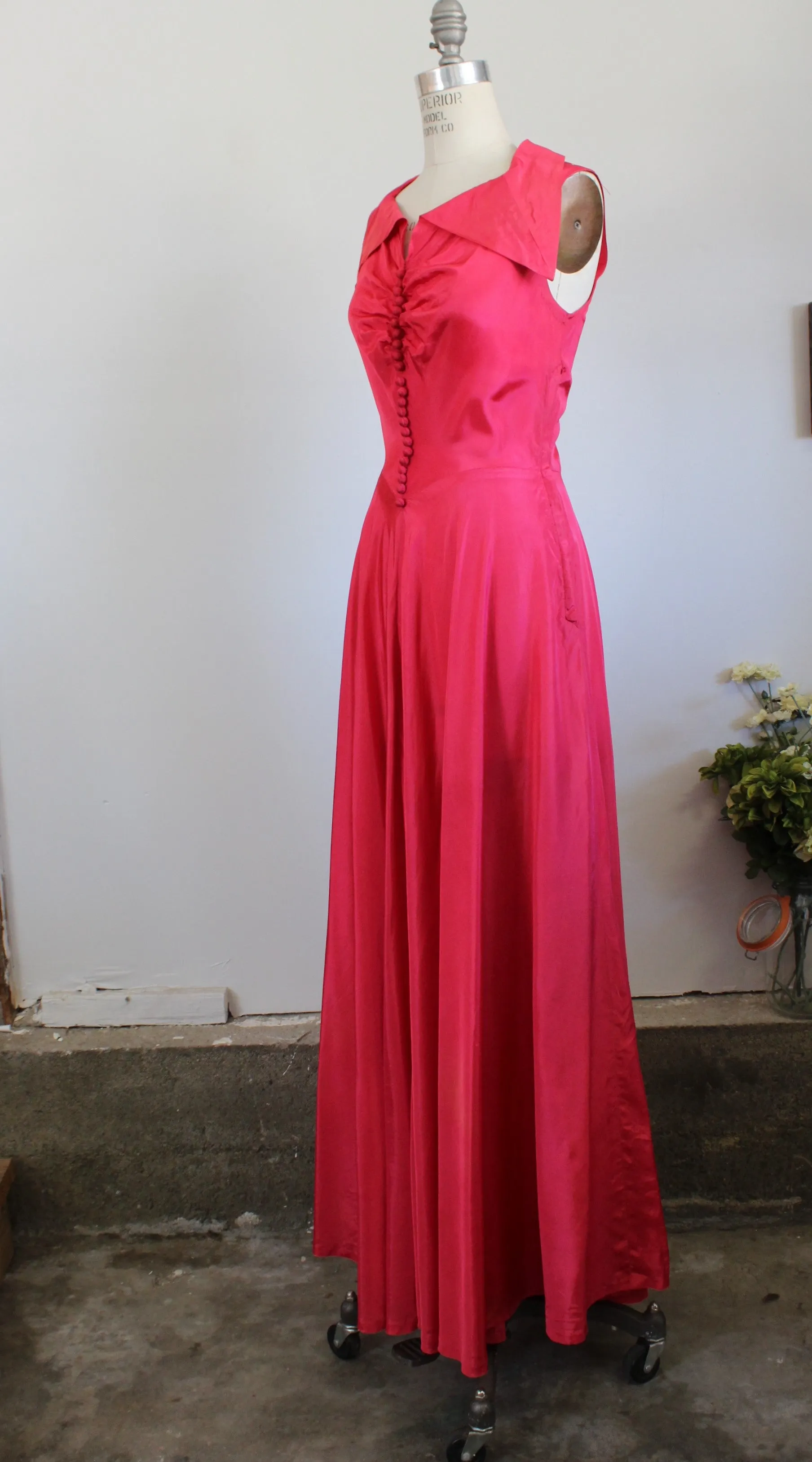 Vintage 1940s New Look Pink Taffeta Gown