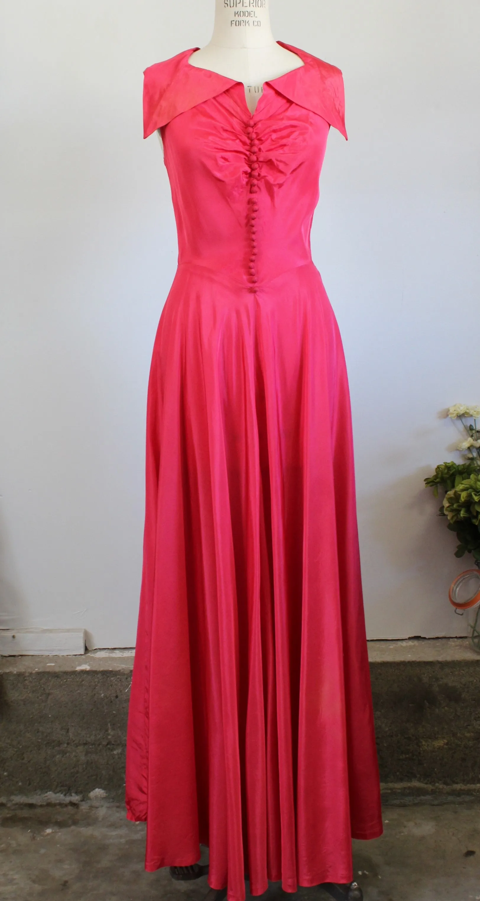 Vintage 1940s New Look Pink Taffeta Gown