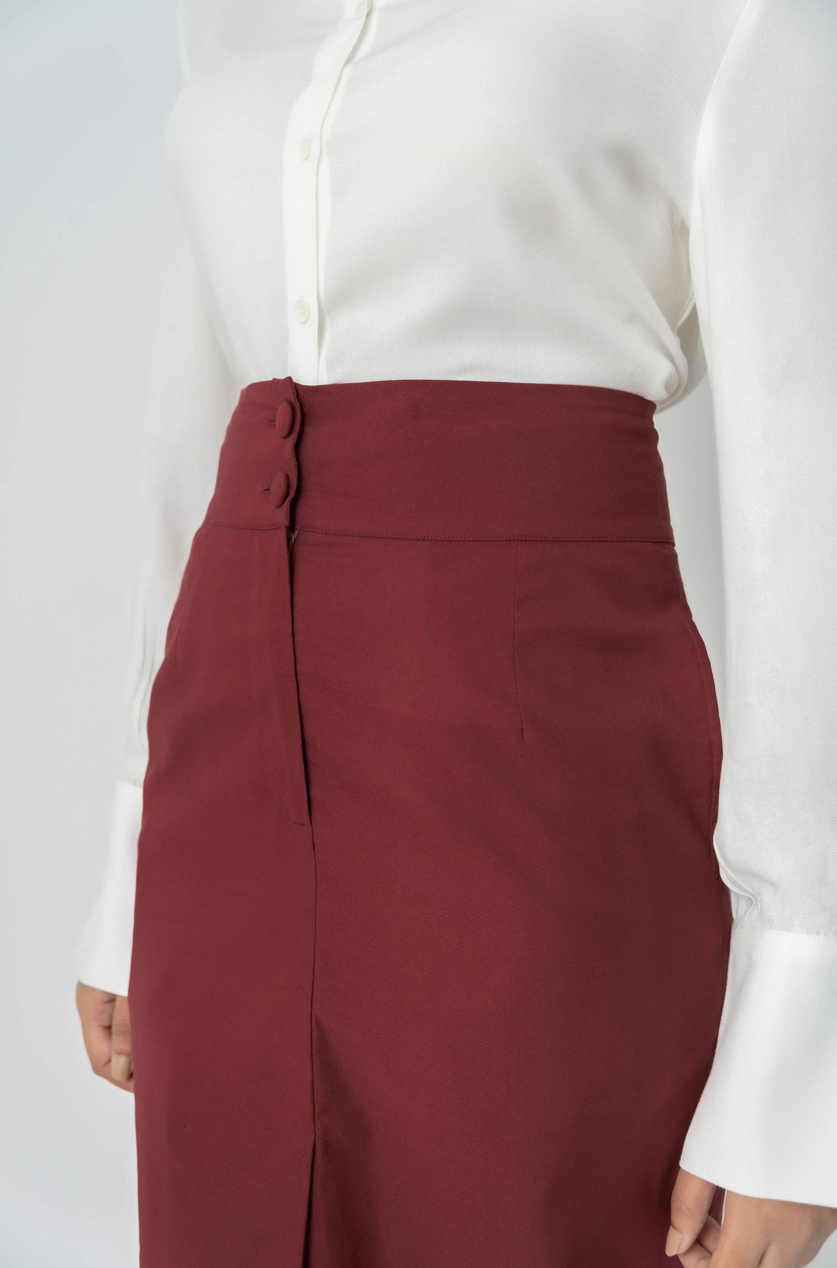 Women Comfortable Tailored Straight Skirt.