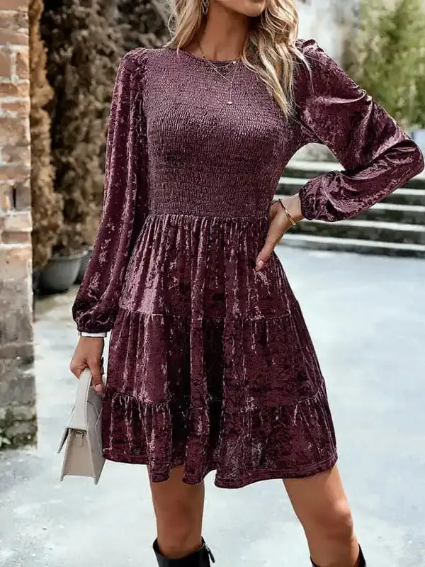 Women’s elegant round neck velvet dress